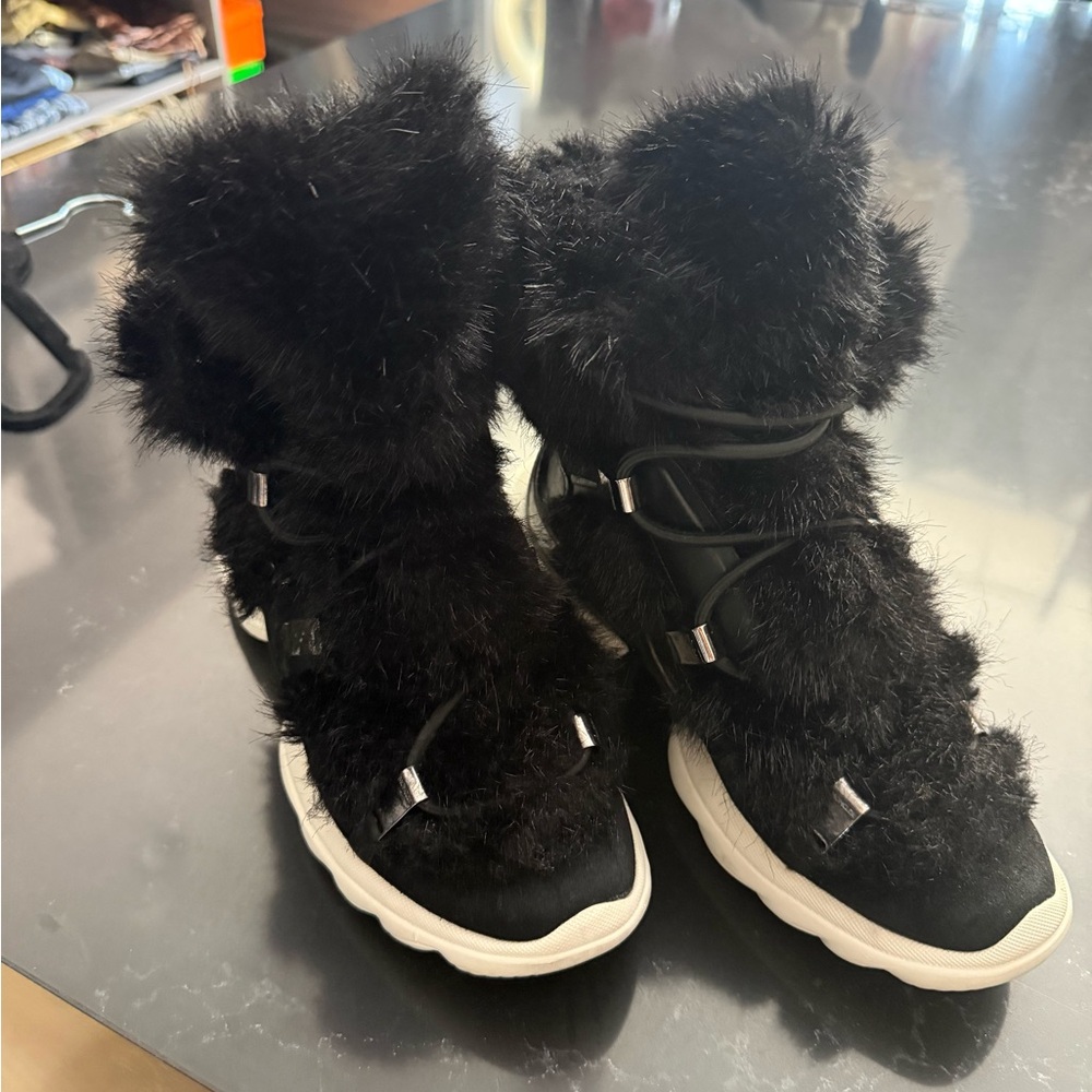 Moncler snow boots woman